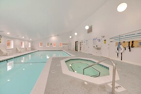 1 Mi to Nubs Nob Ski Resort: Harbor Springs Condo