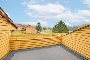 1 Mi to Nubs Nob Ski Resort: Harbor Springs Condo