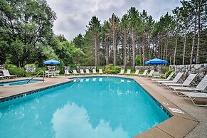 1 Mi to Nubs Nob Ski Resort: Harbor Springs Condo