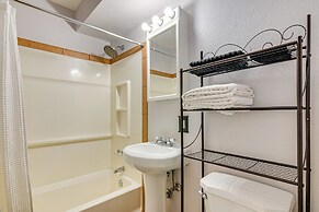 3 Mi to Glen Canyon Dam: Home w/ Fenced Yard