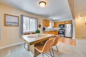 2 Blocks to Higgins Lake: Pet-friendly Family Home