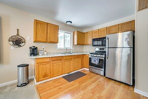 2 Blocks to Higgins Lake: Pet-friendly Family Home