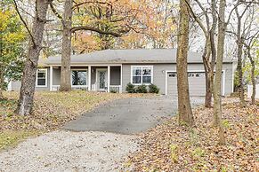 1 Mi to Dtwn Newburgh: Quiet Home w/ Yard!