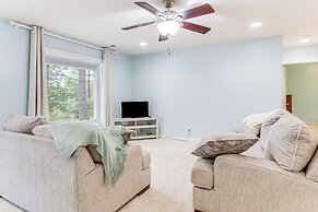 1 Mi to Dtwn Newburgh: Quiet Home w/ Yard!