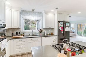 1 Mi to Dtwn Newburgh: Quiet Home w/ Yard!