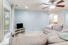 1 Mi to Dtwn Newburgh: Quiet Home w/ Yard!