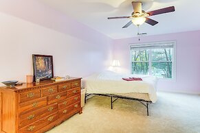 1 Mi to Dtwn Newburgh: Quiet Home w/ Yard!