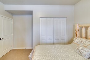 Mountain Views & Deck: Spacious Eureka Getaway!