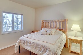 Mountain Views & Deck: Spacious Eureka Getaway!