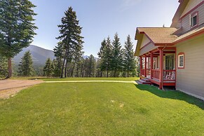 Mountain Views & Deck: Spacious Eureka Getaway!