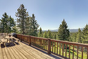 Mountain Views & Deck: Spacious Eureka Getaway!