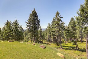 Mountain Views & Deck: Spacious Eureka Getaway!