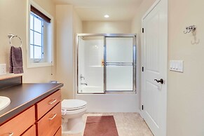 Mountain Views & Deck: Spacious Eureka Getaway!