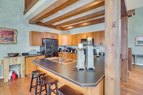 Mountain Views & Deck: Spacious Eureka Getaway!