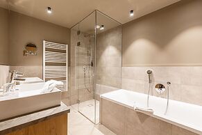 Superior 1-bedroom Apartment