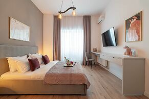 Loggia Luxe 5BR Living in Universitatii Area