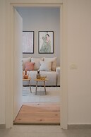 Loggia Luxe 5BR Living in Universitatii Area