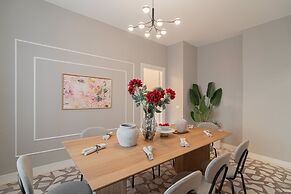 Loggia Luxe 5BR Living in Universitatii Area