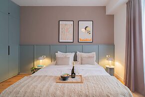 Loggia Luxe 5BR Living in Universitatii Area