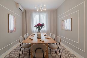 Loggia Luxe 5BR Living in Universitatii Area