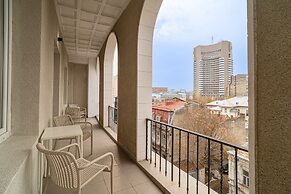 Loggia Luxe 5BR Living in Universitatii Area