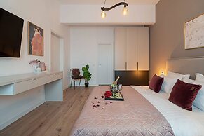 Loggia Luxe 5BR Living in Universitatii Area