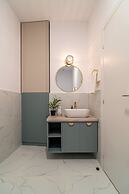 Loggia Luxe 5BR Living in Universitatii Area