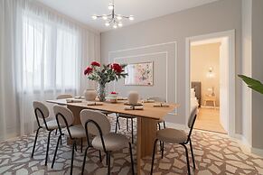 Loggia Luxe 5BR Living in Universitatii Area