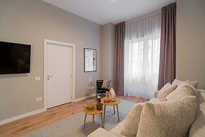 Loggia Luxe 5BR Living in Universitatii Area