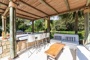 w Lovely 4BR Villa at Mesa de Yeguas