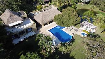w Lovely 4BR Villa at Mesa de Yeguas