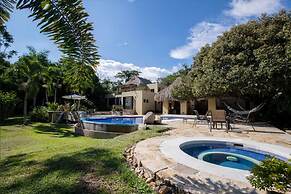 w Lovely 4BR Villa at Mesa de Yeguas