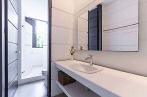 w Lovely 4BR Villa at Mesa de Yeguas