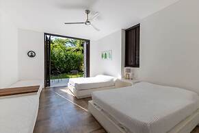 w Lovely 4BR Villa at Mesa de Yeguas