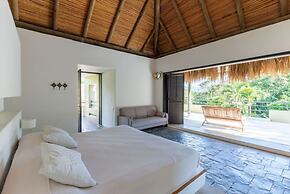 w Lovely 4BR Villa at Mesa de Yeguas