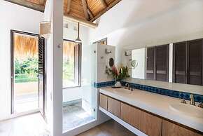 w Lovely 4BR Villa at Mesa de Yeguas