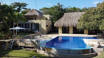 w Lovely 4BR Villa at Mesa de Yeguas
