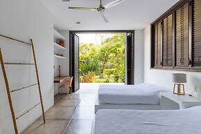 w Lovely 4BR Villa at Mesa de Yeguas