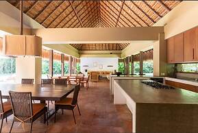 Atonishing 5BR Villa at Mesa de Yeguas