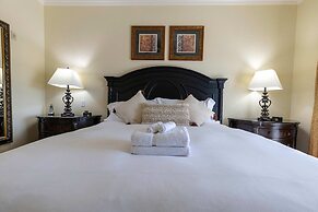 3BR Family Apartment for 8 Peaceful Residential Retreat