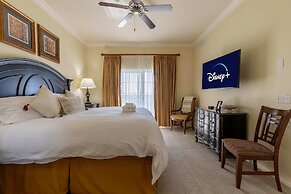 3BR Family Apartment for 8 Peaceful Residential Retreat