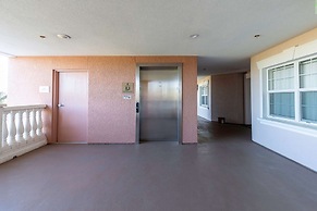 3BR Family Apartment for 8 Peaceful Residential Retreat