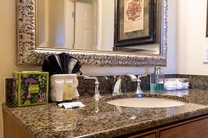 3BR Family Apartment for 8 Peaceful Residential Retreat