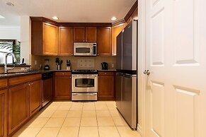 3BR Family Apartment for 8 Peaceful Residential Retreat