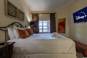 3BR Family Apartment for 8 Peaceful Residential Retreat