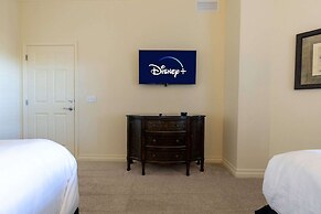 3BR Family Apartment for 8 Peaceful Residential Retreat