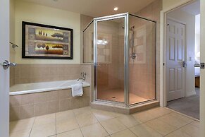 3BR Family Apartment for 8 Peaceful Residential Retreat