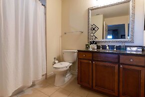 3BR Family Apartment for 8 Peaceful Residential Retreat