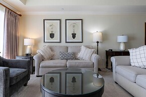 3BR Family Apartment for 8 Peaceful Residential Retreat