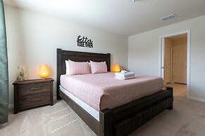 Family Friendly 5BR Home Pool Patio Room for 10